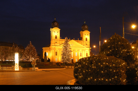 Debrecen belvárosa és a Református Nagytemplom-stock-foto