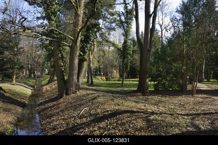 Kámoni Arborétum és Ökoturisztikai Központ-stock-foto