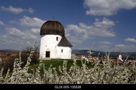 Ösküi kerektemplom-stock-foto