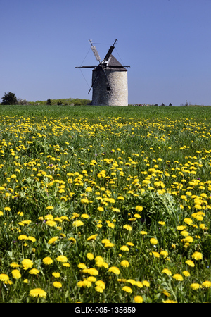 Tési szélmalom-stock-foto