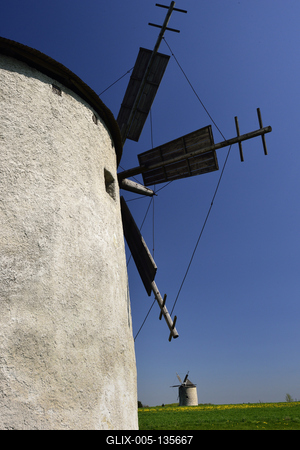 Tési szélmalom-stock-foto