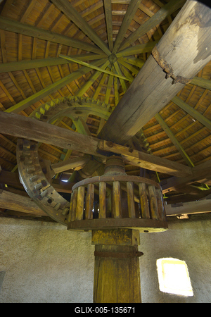 Tési szélmalom-stock-foto