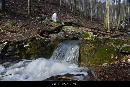 Vöröskő-forrás-stock-foto