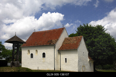 Mesteri, Szent Mihály-templom-stock-foto