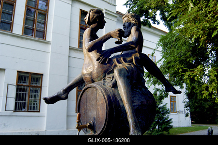 Szekszárd, Borkút a Régi Vármegyeháza udvarán-stock-foto