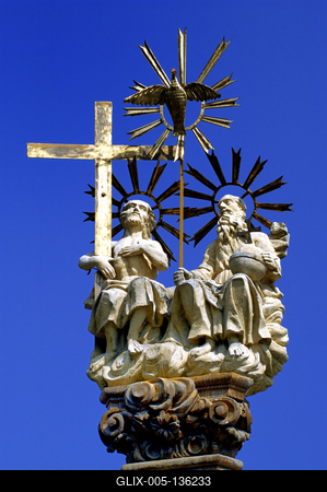 Szekszárd, Szentháromság szobor-stock-foto