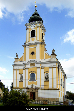 Tolna, Nagyboldogasszony római katolikus templom-stock-foto