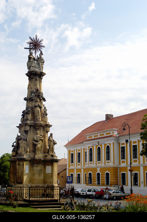 Bonyhád, Szentháromság-szobor (Szabadság tér)-stock-foto