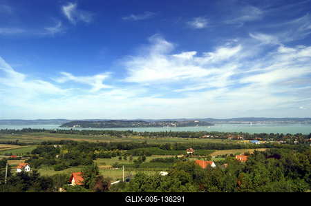 Zamárdi, balatoni panoráma a Kőhegyi kilátóból-stock-foto
