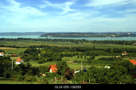 Zamárdi, balatoni panoráma a Kőhegyi kilátóból-stock-foto