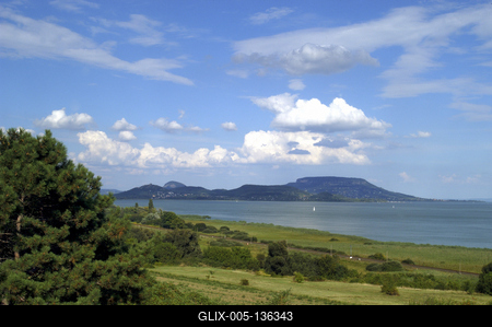 Panoráma a balatongyöröki Szépkilátóból-stock-foto