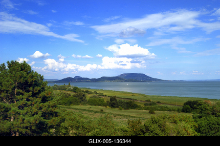 Panoráma a balatongyöröki Szépkilátóból-stock-foto