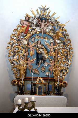 Vasboldogasszony, a katolikus templom oltára-stock-foto