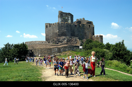 A Hollókői vár-stock-foto