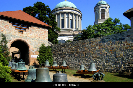Harang gyűjtemény az Esztergomi Vármúzeumban-stock-foto