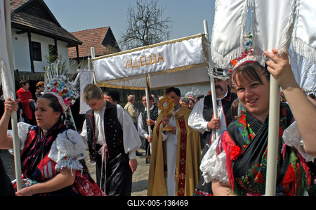 Hollókői Húsvéti Fesztivál-stock-foto