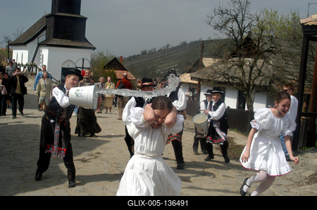 Hollókői Húsvéti Fesztivál-stock-foto
