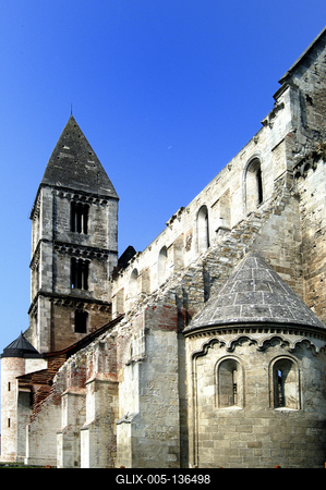 Zsámbék, a premontrei kolostor és templom romjai-stock-foto