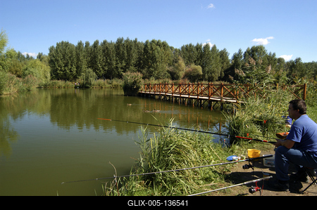 Péteri Horgásztó és Pihenőpark-stock-foto