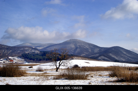 Téli táj a Karancs-hegységben-stock-foto