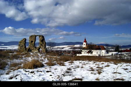Tar, Árpád-kori templom-stock-foto