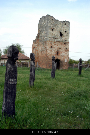 Pusztavacs, Árpád-kori templomrom-stock-foto