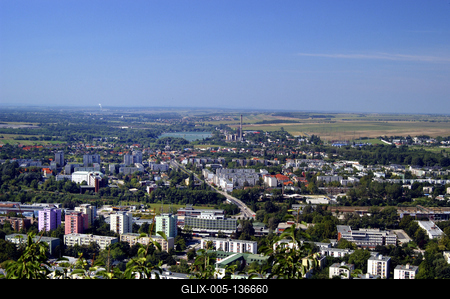 Tatabánya látképe a Kő-hegyről-stock-foto