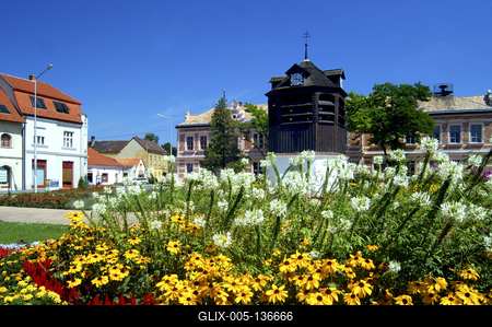 Tata, Harangláb az Országgyűlés téren-stock-foto