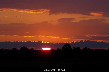 Naplemente Újfehértó határában-stock-foto