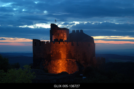 A Hollókői vár-stock-foto