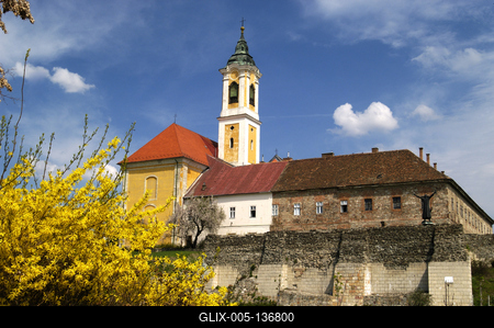 Vác, Szent Kereszt ferences templom-stock-foto
