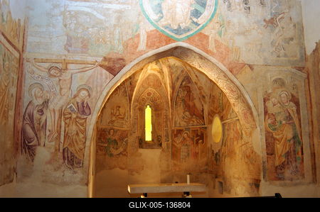 Velemér, Szentháromság-templom-stock-foto