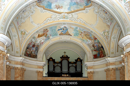 Máriabesnyő, Nagyboldogasszony Bazilika-stock-foto