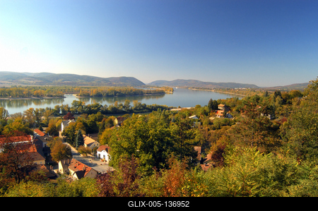 Zebegény látképe a Dunakanyarral-stock-foto