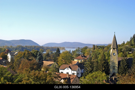 Zebegény látképe a Dunakanyarral-stock-foto