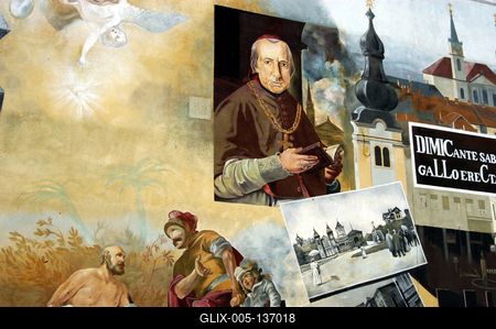 Szombathely, óriás falfestmény a VAOSZ-udvarban-stock-foto