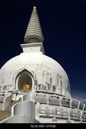 Zalaszántói Béke-sztúpa-stock-foto