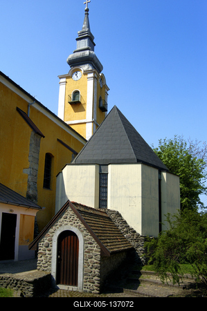 Pásztó, a Plébániatemplom temetőkápolnája-stock-foto