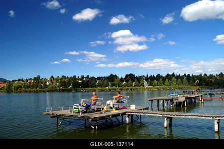 Diósjenői-tó-stock-foto