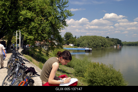 Szentendre, Duna-parti sétány-stock-foto