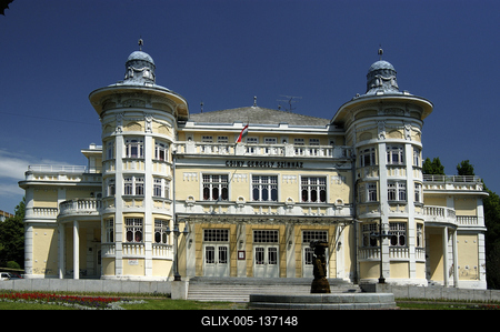 Kaposvár, a Csiky Gergely Színház épülete-stock-foto