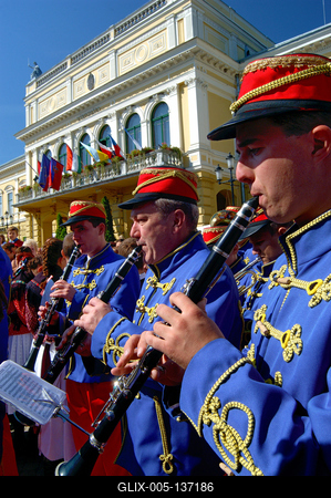 Fúvósok Nyíregyháza belvárosában-stock-foto