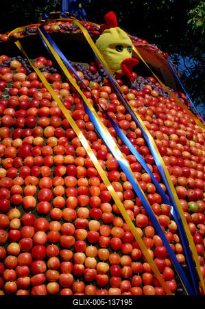 Gyümölcskarnevál Nyíregyháza belvárosában-stock-foto