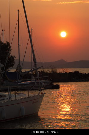 Naplemente a Balatonon-stock-foto