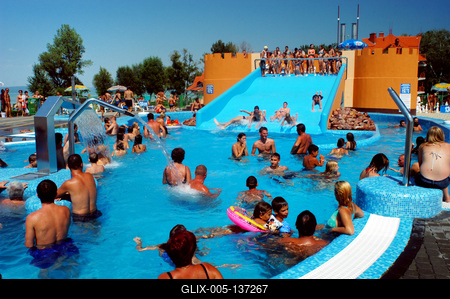 Balatonlelle, Napfény strand és élményfürdő-stock-foto