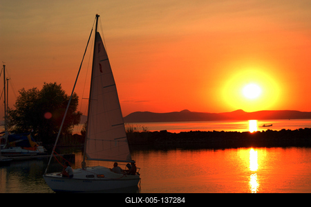 Naplemente a Balatonon-stock-foto