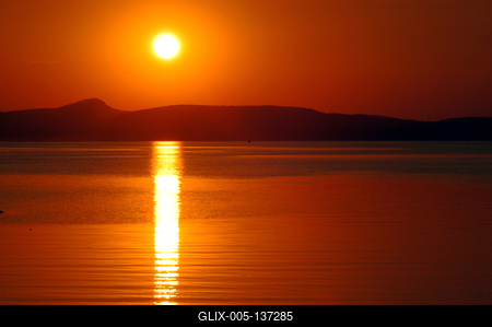 Naplemente a Balatonon-stock-foto