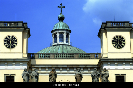 Vác, Nagyboldogasszony-székesegyház-stock-foto