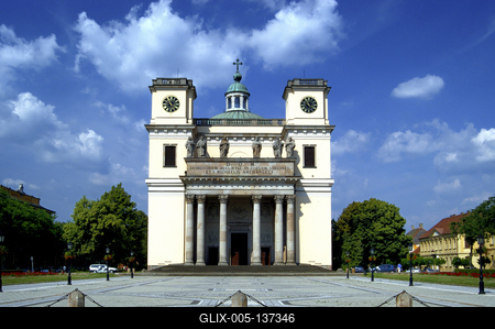 Vác, Nagyboldogasszony-székesegyház-stock-foto