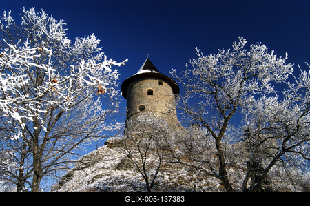Somoskő vára-stock-foto